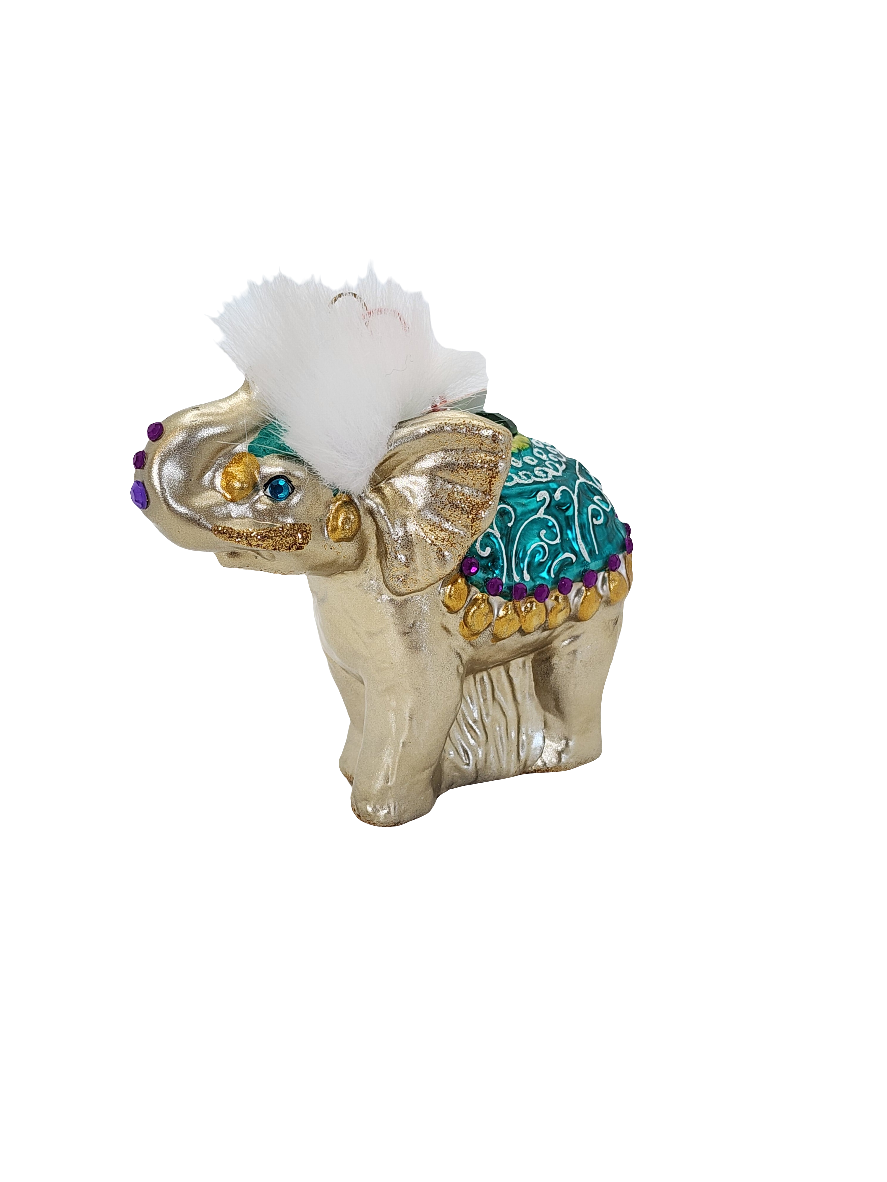 Elefantenfell mit Goldschmuck (U)