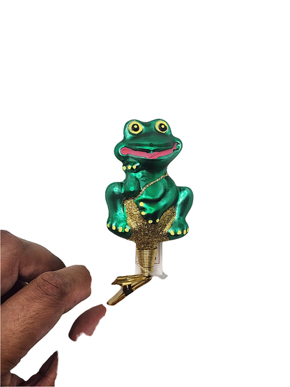 Frog Cartoon on Clip (G)